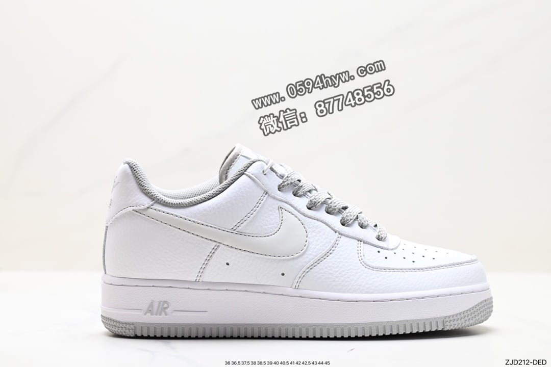 Air Force 1 ‘07 LV8 空军一号 采用了整体外观的工具灰色 外观使用纹理显示 冷色调填满整个鞋子结构 除了白色logo 鞋跟和鞋底 灰黑也填充了鞋子的其余部分
货号 UO5369-603
Size：36 36.5 37.5 38 38.5 39 40 40.5 41 42 42.5 43 44 45
ID:ZJD212-DED