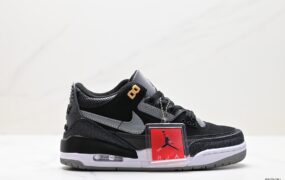 Nike Air Jordan 3 Retro “Knicks” 中帮篮球鞋 货号：CK5692-600