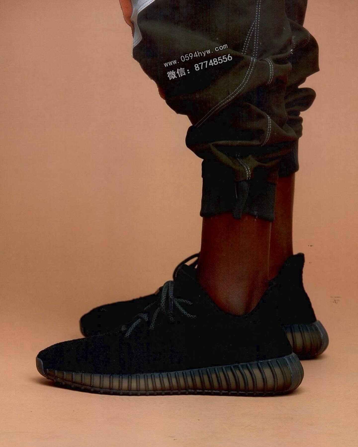 阿迪达斯, 阿迪, Yeezy, Ye, Boost - 全新款式 Yeezy 系列首次亮相！你对这款鞋的颜值评价如何？