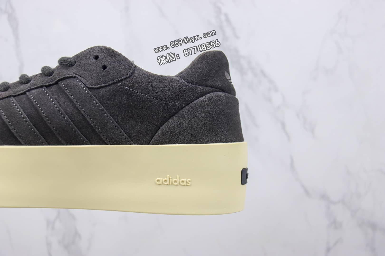 Fear Of God x Adidasidas 联名款 FEAR OF GOD FOG x Adidasidas Athletics 86 Lo 复古厚底板鞋 货号：IG6633 编码：FEI1G