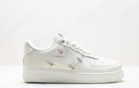 耐克 Nike Air Force 1 Low 空军一号低帮百搭休闲运动板鞋 货号：FV3654-111