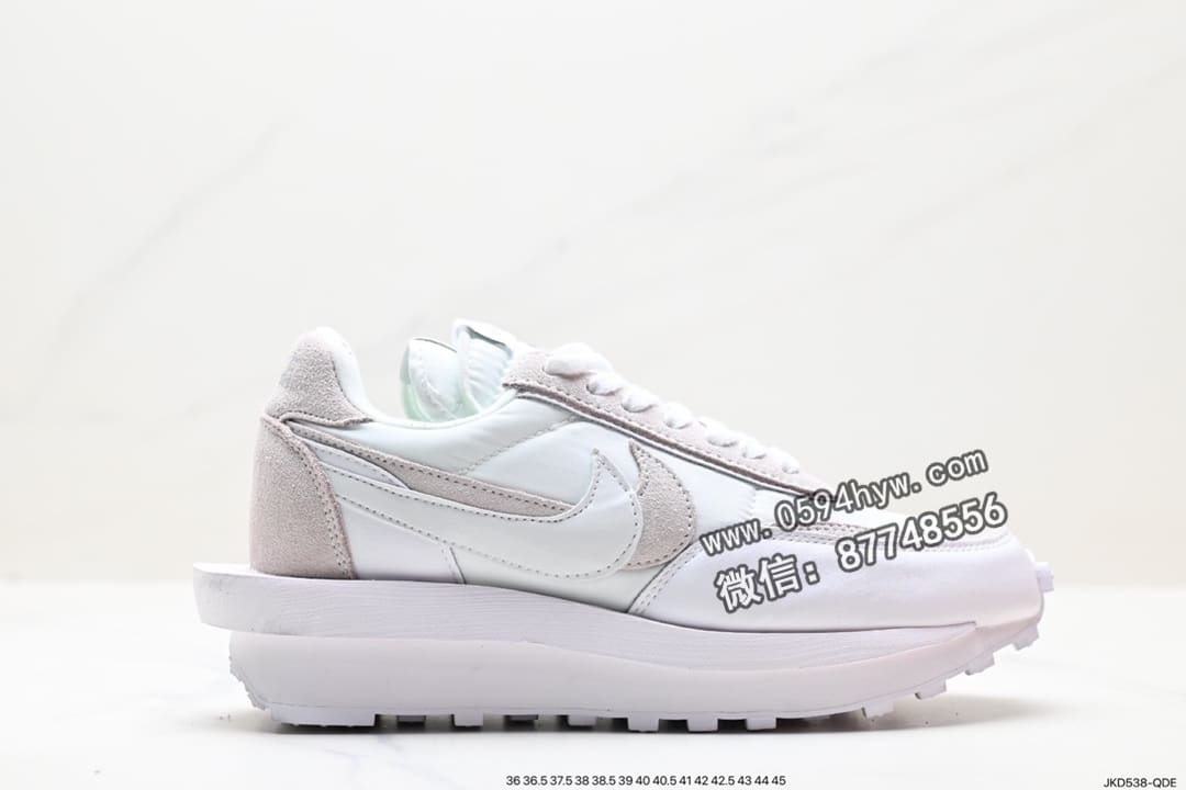 品牌：Sacai x Nike 
系列：LVD Waffle Daybreak 
鞋子类型：高端跑鞋 
鞋帮高度：无
颜色：白灰 
货号：DH2684-001