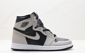 耐克 Nike Air Jordan 1 Retro High OG Black/White 高帮篮球鞋 货号：555088-140