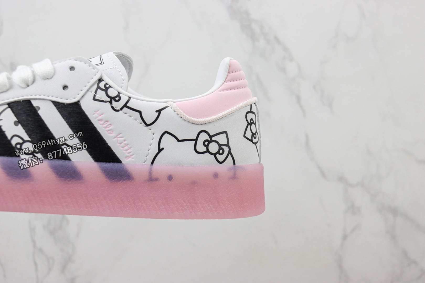 KITH x Clarks x Adidasidas Originals 8th Street Samba 桑巴 hello Kitty 凯蒂猫桑巴训练鞋 货号：IG4450