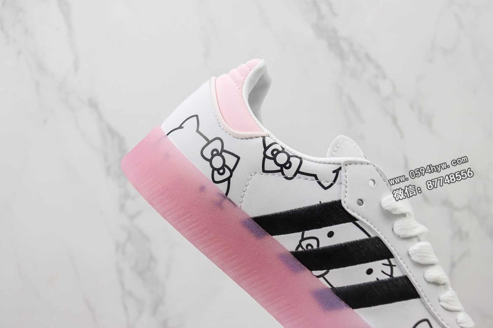 KITH x Clarks x Adidasidas Originals 8th Street Samba 桑巴 hello Kitty 凯蒂猫桑巴训练鞋 货号：IG4450