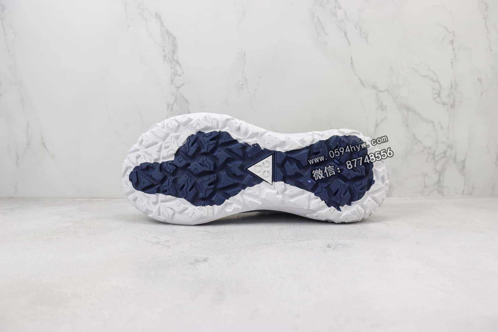 Nike ACG MOUNTAIN FLY 2 LOW 低帮休闲运动徒步鞋 白深蓝 货号：DV7904-006