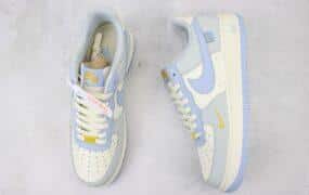 品牌：Nike
系列：Air Force 1
鞋子类型：低帮运动休闲板鞋
颜色：灰白紫
货号：DB3301-117