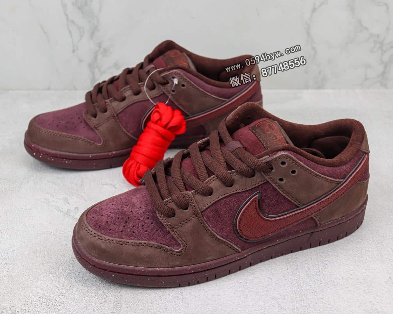 板鞋, 休闲板鞋, Valentine's Day, SB Dunk Low, Premium, NIKE - 品牌：Nike
系列：SB DuNike Low Premium "Valentine's Day"
鞋子类型：SB低帮休闲板鞋
颜色：暗酒红色
货号：FN0619-600