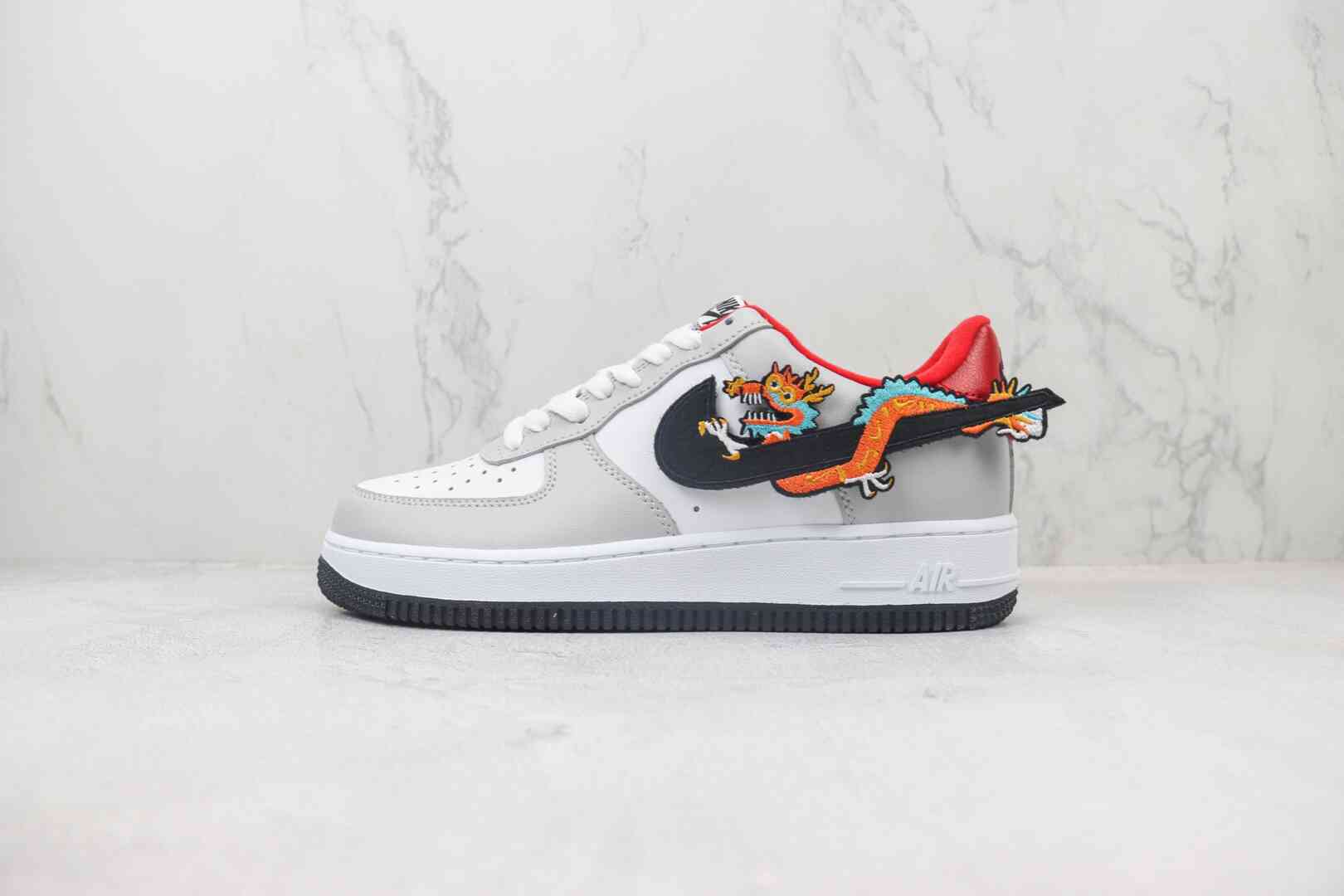 空军 Air Force 1 Low 龙年限定 红色 货号：FN7439-132