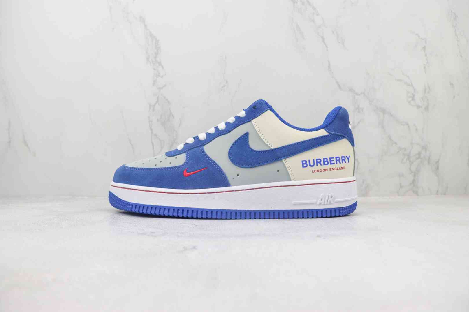 空军 低帮 双勾 灰白蓝 HX123-001 BURBERRY x Air Force 1 Low