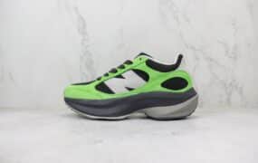 New Balance NB Warped Runner 解构风 UWRPDKOM 低帮英产复古老爹风休闲运动慢跑鞋 黑绿 货号：UWRPDKOM