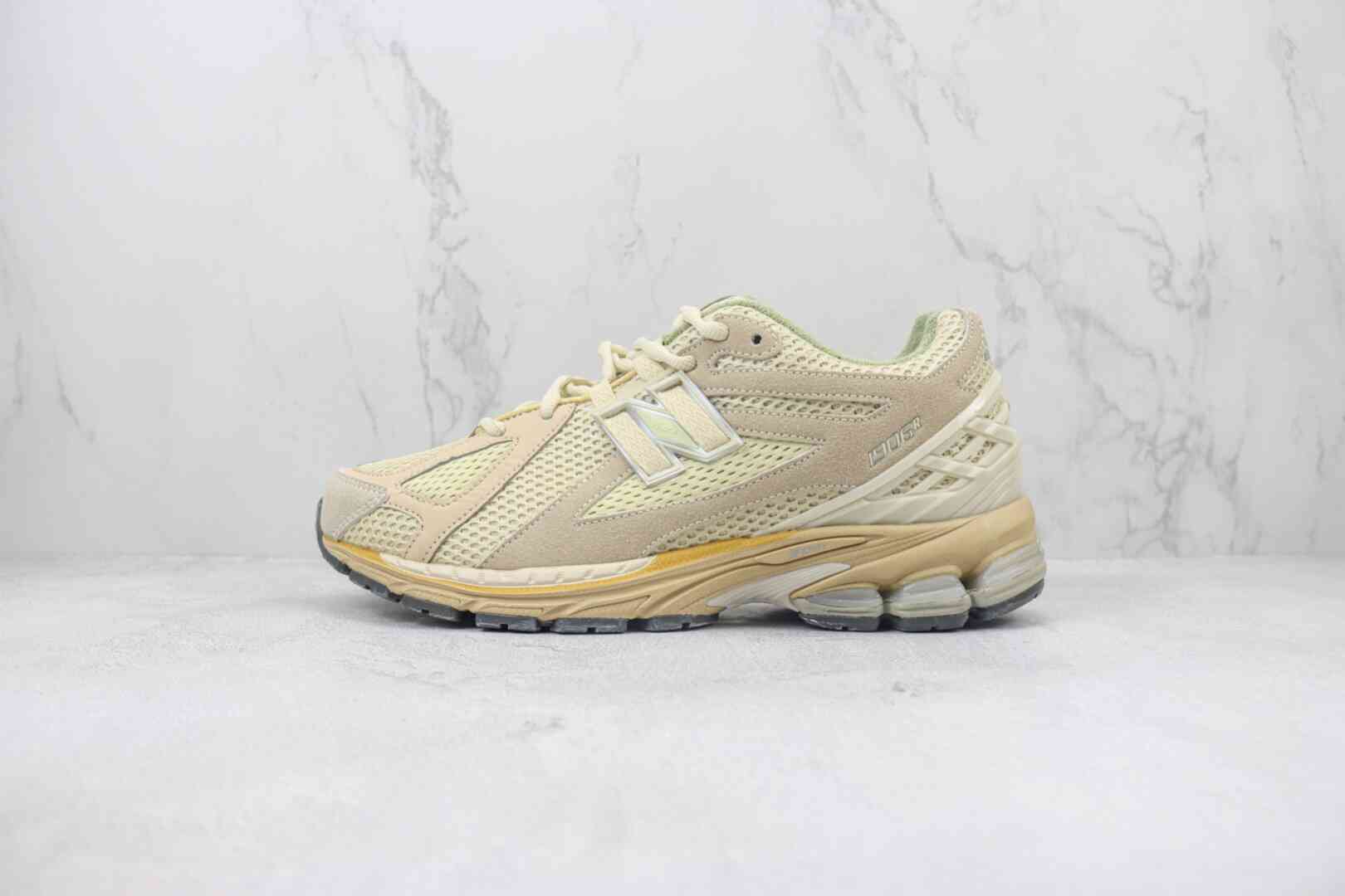 New Balance NB1906 系列 复古老爹风 休闲运动 慢跑鞋 白色 货号：M1906RAU