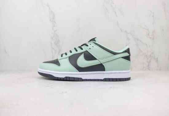 NIKE SB Dunk Low 低帮休闲板鞋 黑绿色 货号：FZ1670-001