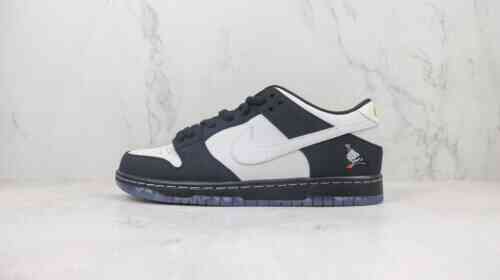 Nike SB Dunk Low 黑白鸽子 BV1310-013