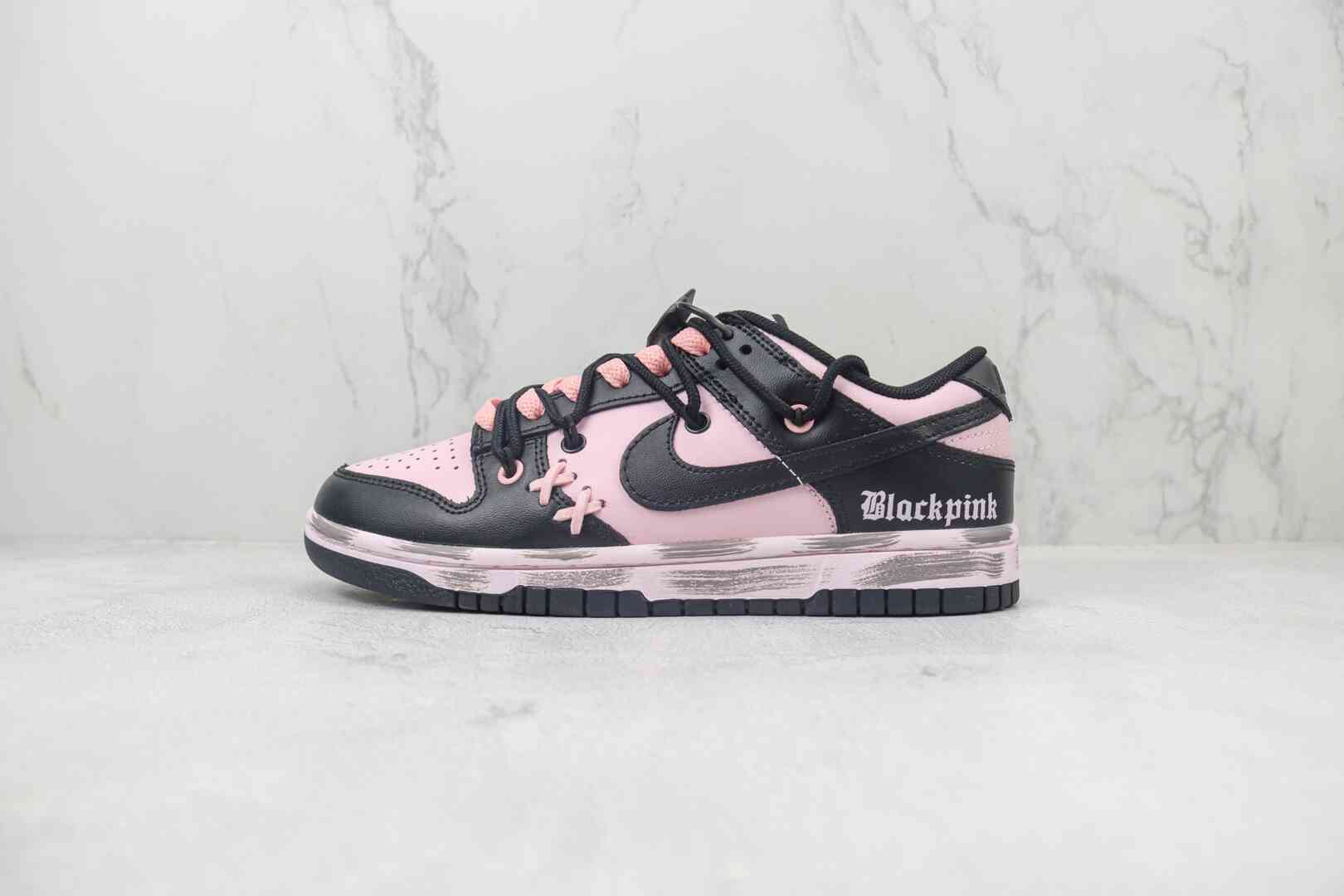 Nike SB Dunk Low Retro 做旧涂鸦 缝合X 鞋 粉墨 CW1590 100