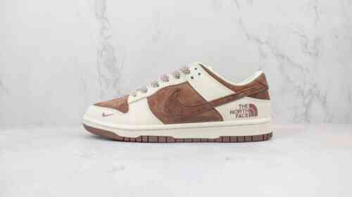 Nike SB Dunk Low x The north face 北面 DIY 鞋子 黑色 货号：XD6188-022