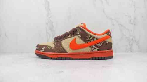 Reese Forbes x Nike SB Dunk Low 低帮休闲板鞋 林地迷彩印花 棕橙色 304292-281