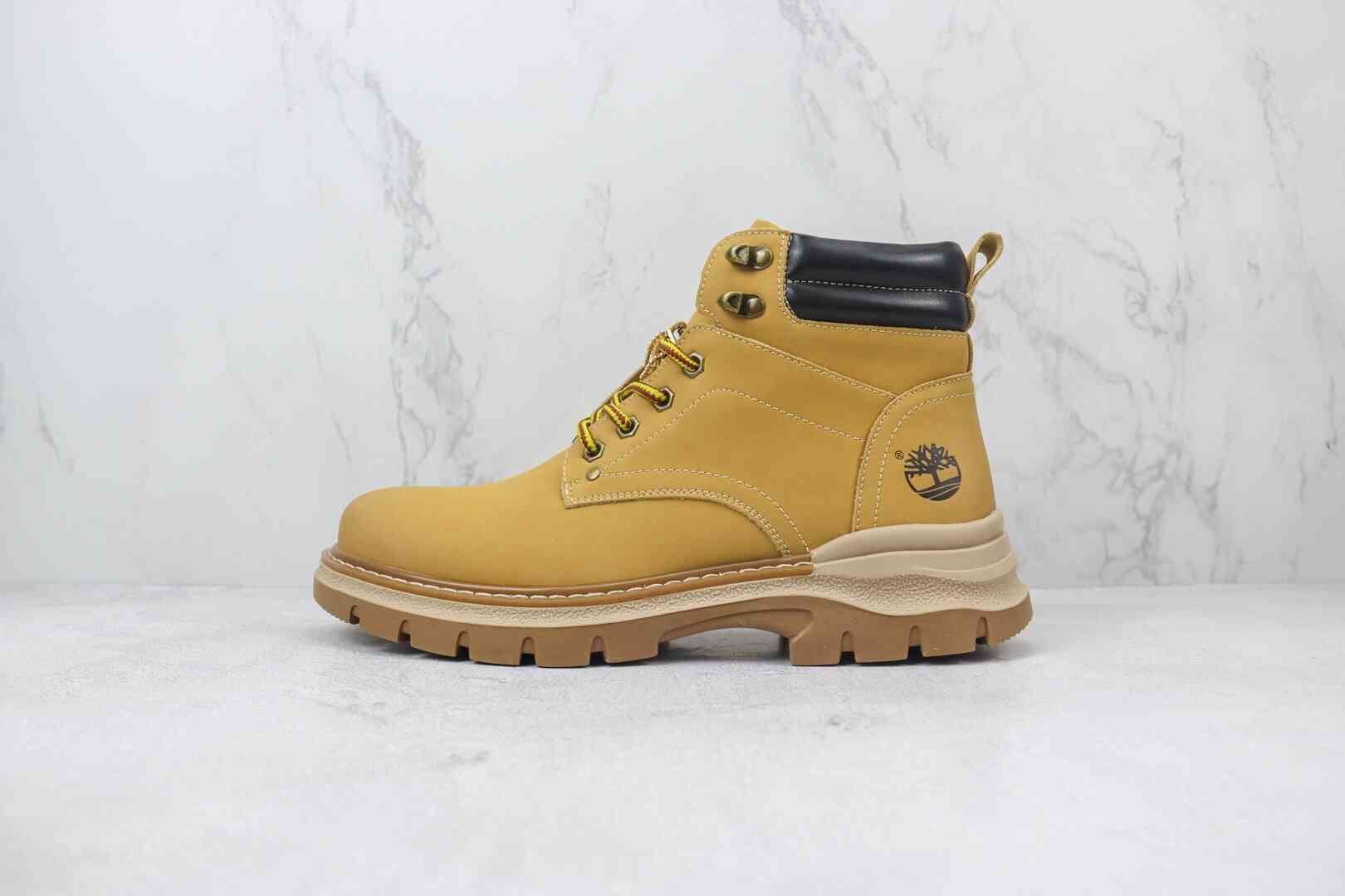 Timberland 添柏岚/天伯伦 户外高帮休闲大黄靴 系列 冬季防寒户外专用 色:未提及 货号: TB10095