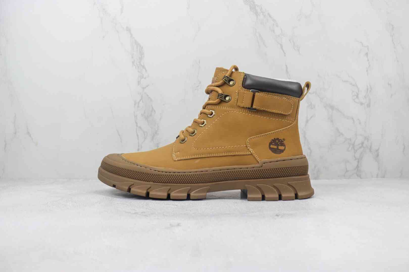 Timberland添柏岚 户外休闲高帮马丁靴 系列：23ss秋冬新款 颜色：未提及 货号：TEI1L