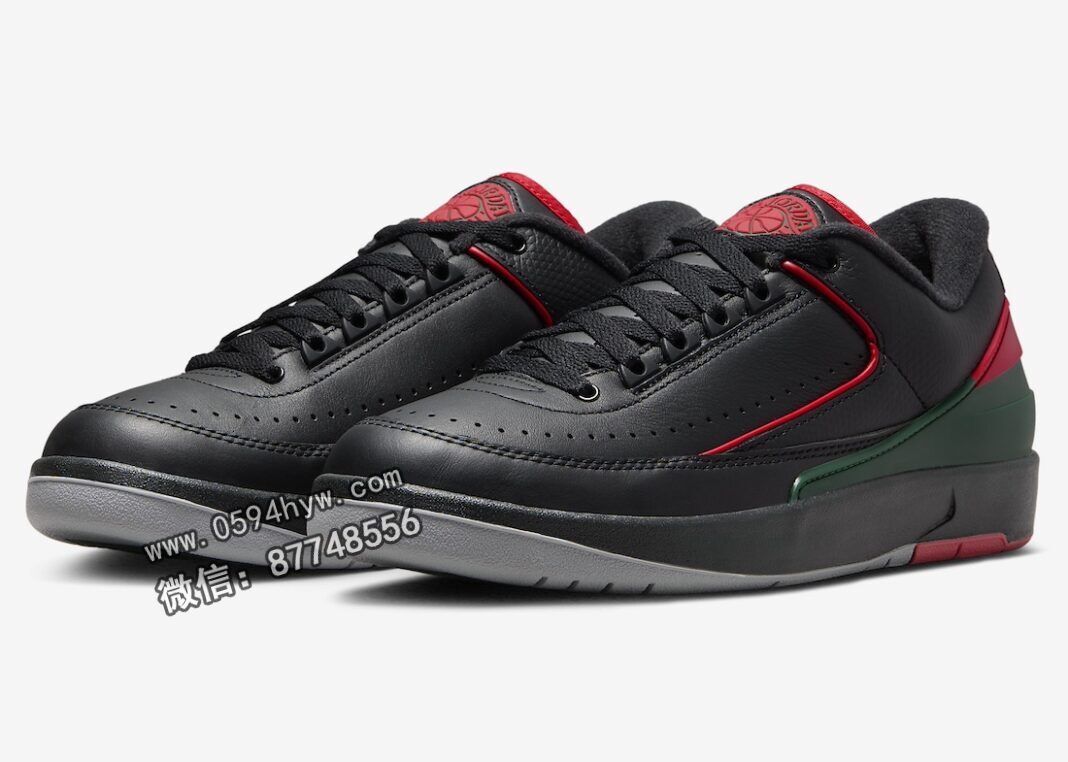 2023年12月发布的Air Jordan 2 Low “圣诞节”。