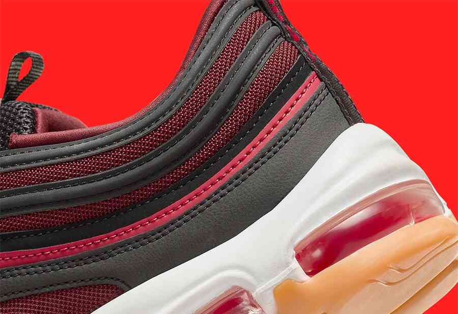 惊艳黑红之色！全面揭秘炫酷 Air Max 97 最新亮相！