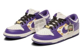 苏富比拍卖所拍卖Supreme x Nike SB Dunk Low“Court Purple”样品