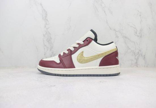 Air Jordan AJ1 Low 龙年限定 配挂件 原装级产物 高清洁度 货号：FJ5735-100