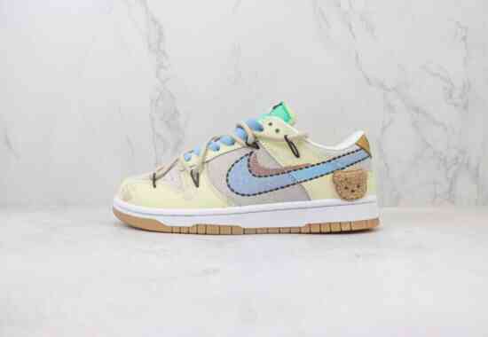 NIKE DUNK SB LOW 复古抽绳解构风低帮休闲板鞋 米黄灰 小熊 货号：DX3363-100