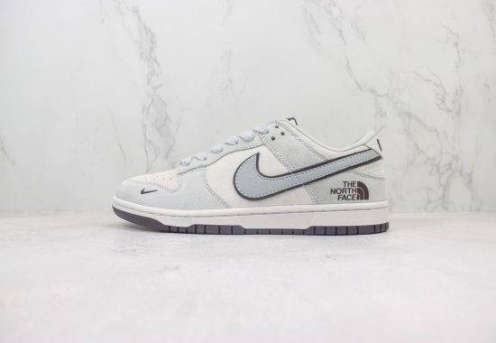 Nike SB Dunk Low 带挂件 印花勾 红黑 货号：FC1688-182