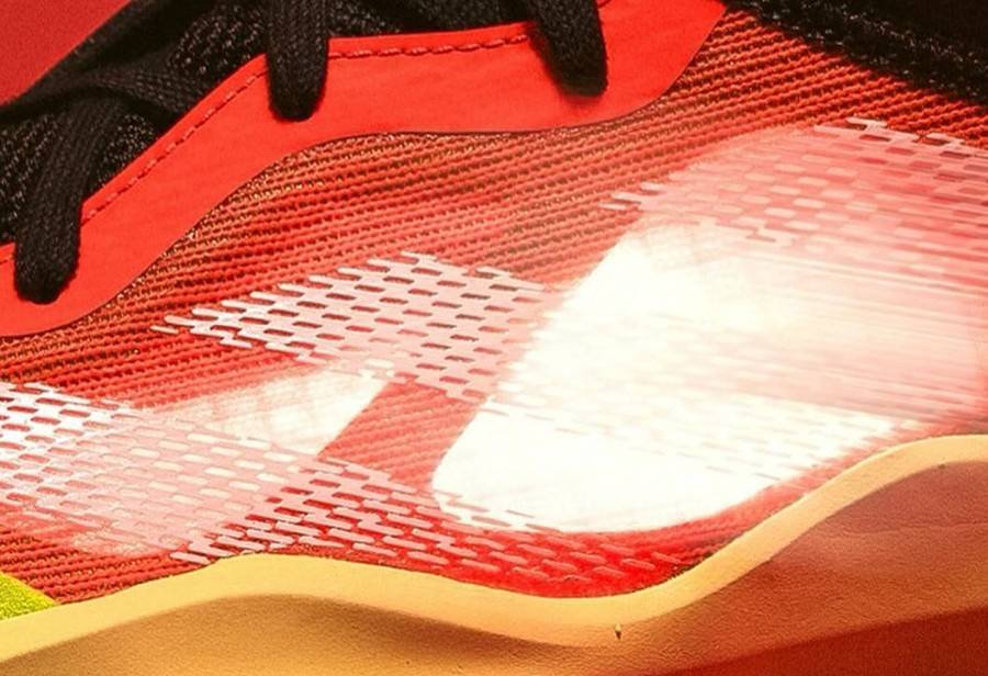 nike最新推出的通透型”新一代足球鞋”即将发布