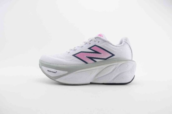 New Balance NB Fresh Foam X More Trail SE 超轻量化低帮休闲运动鞋 白黑粉 WMORCH5