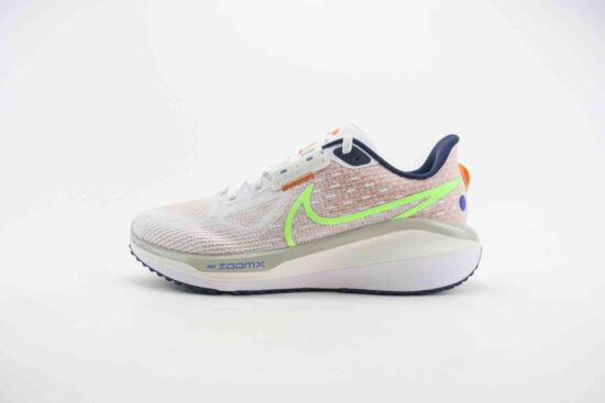 NK Air Zoom Vomero V17 休闲跑鞋 FB8502 100