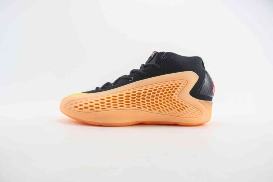 Adidas Anthony Edwards A.E. 1 “华子一代” 高帮篮球鞋 黑橙色 货号：IF1859
