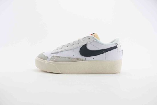 Nike Blazer MID‘77 低帮休闲情侣板鞋 白黑 货号：DJ0292-101