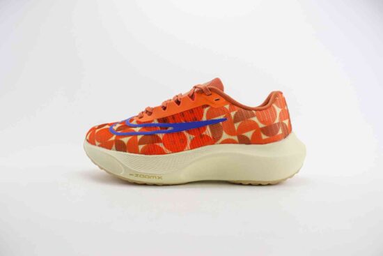 Nk Zoom Fly 5 超轻休闲缓震碳板跑步鞋 货号：FQ7679-800
