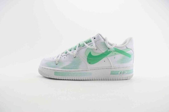 Nike Air Force 1’07 Low 低帮板鞋 二次元主题 断勾喷绘 做旧白绿 货号：ZH0316-023