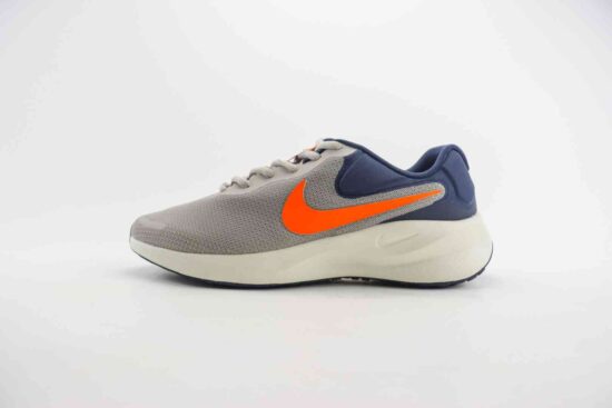 Nike Revolution 7 Wide 低帮跑步鞋 货号：FB2207-009