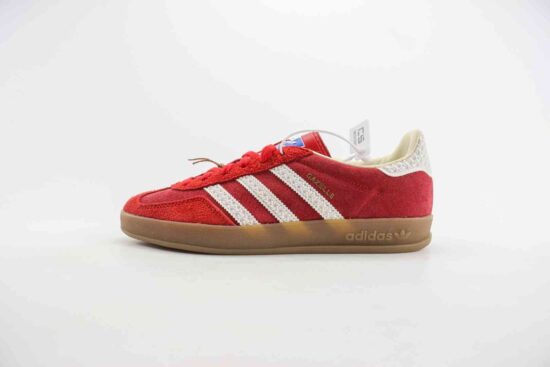 AdidasOriginal Gazelle Indoor Trainers 低帮复古百搭休闲运动德训风板鞋 货号：IF1808