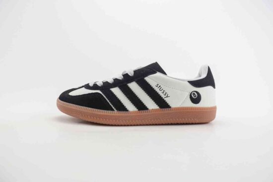 DIYadidas Originals Gazelle INdoor x Stussy 复古经典轻便板鞋 涂鸦 货号：DM6447