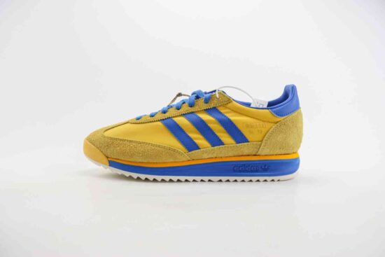 Adidas Originals SL 72 RS 复古慢跑鞋 货号：IE6526