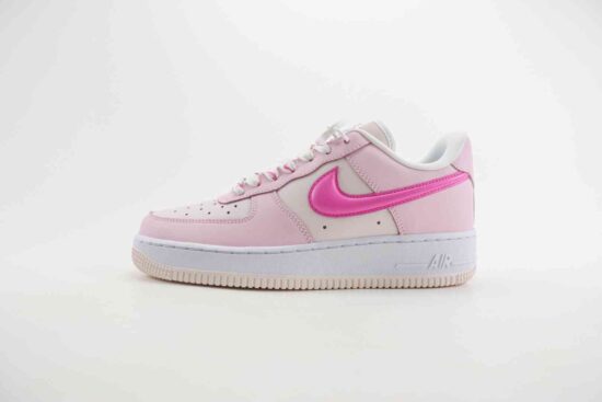 Nike Air Force 1 低帮 空军 米白粉 货号：HM3696-661