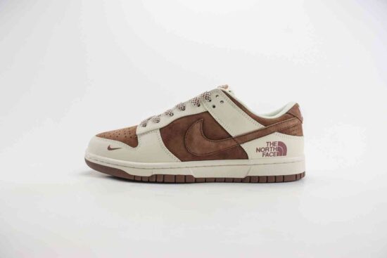 Nike SB Dunk Low x 北面联名 XD6188-022