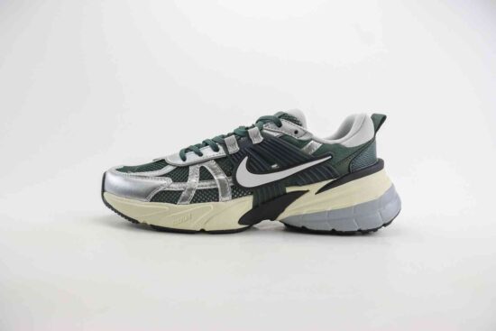 Nike V2K Runtekk 减震防滑复古低帮跑步鞋 货号：HJ4497-300