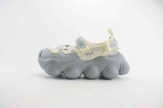 FILA FUSION 老爹鞋/跑步鞋/网球鞋 鞋码：35-40 货号：FWA1A