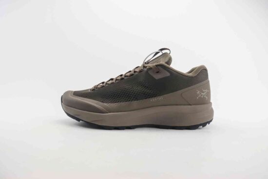 Arcteryx KONSEAL LT M 低帮登山鞋 货号：ART1S