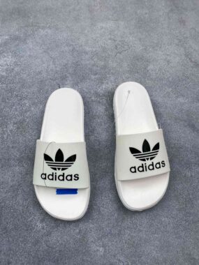 Adidas 三叶草 adiFOM adilette 包头男女拖鞋 黑白 货号：HQ7218