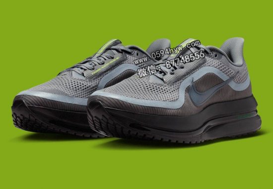 Nike Pegasus Premium “烟灰” 配以 “霓虹绿” 辅助色