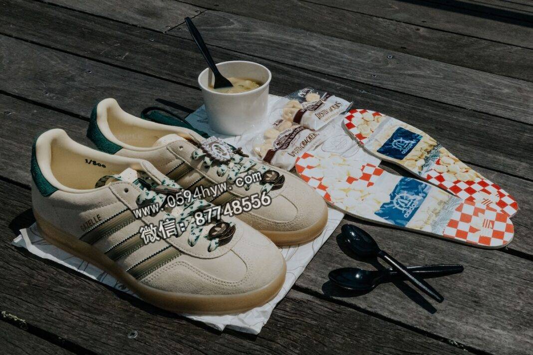 Sneaker Junkies x adidas Gazelle“Clam Chowder”9月13日发售