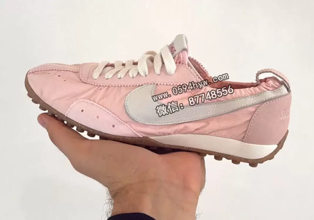 Jacquemus x Nike Moon 跑鞋《粉色》2026年2月发售