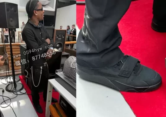 特拉维斯·斯科特首次亮相乔丹Jumpman Jack“全黑”款式